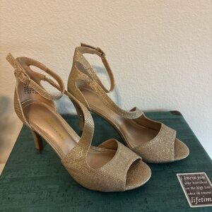 “Dream Pairs” Women's Open Toe Pump Stylish Heel Sandals - Gold - Size 6